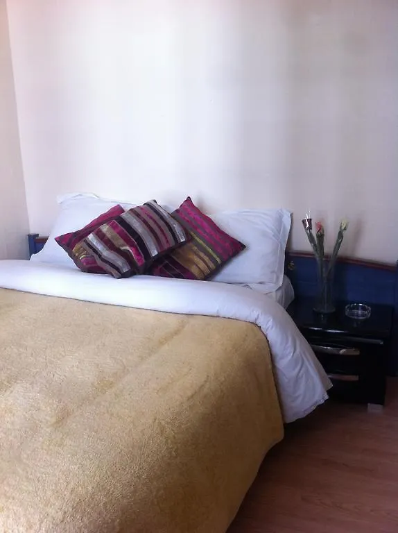 Du Metro Hotell Paris